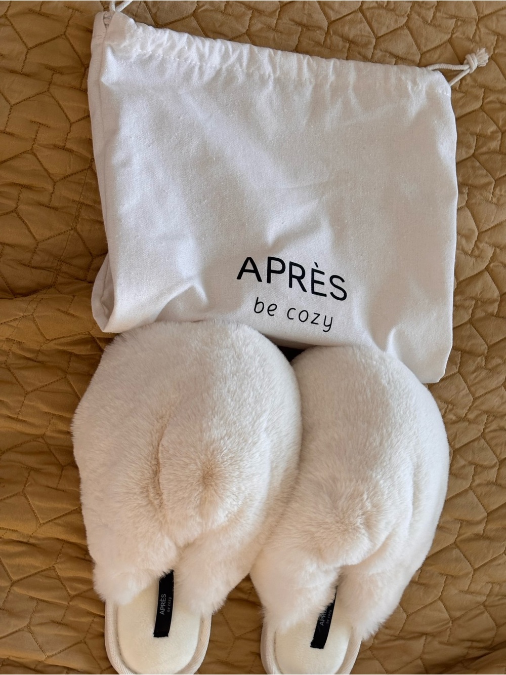 Après Be Cozy White Faux Fur House Slippers - size 8-10 - Picture 4 of 8